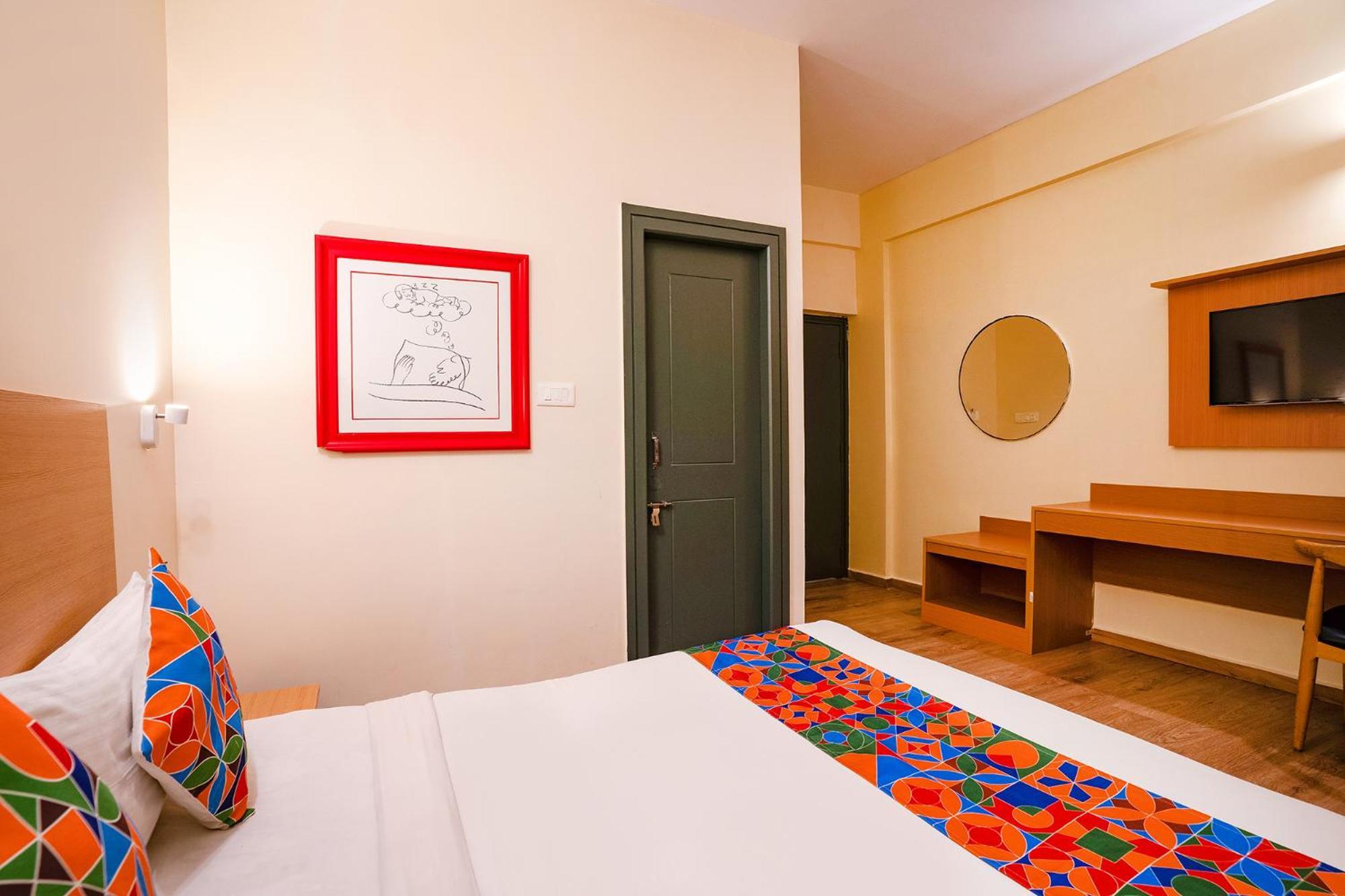 Fabhotel Royal Sterling- Manyata Tech Park Бангалор Екстериор снимка