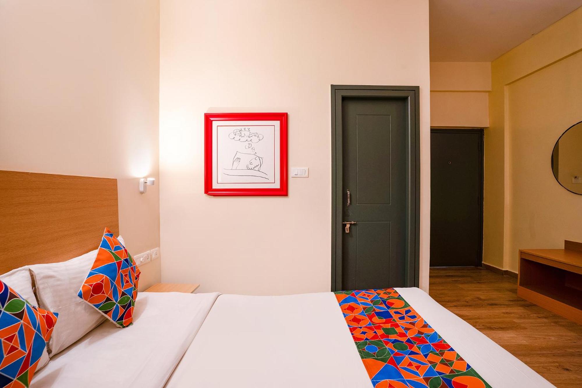 Fabhotel Royal Sterling- Manyata Tech Park Бангалор Екстериор снимка